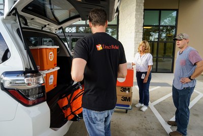 Direct Relief staff delivering emergency medical supplies to a Texas Health Center caring for evacuees and patients affected by Hurricane Harvey and catastrophic flooding it caused. Direct Relief has delivered more than 60 emergency shipments to Texas health centers and clinics since Hurricane Harvey made landfall last week.