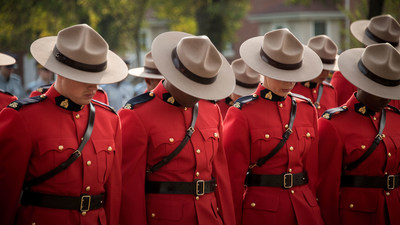 RCMP members mourning the loss of their fallen colleagues during the 2017 RCMP National Memorial Service today. (CNW Group/Royal Canadian Mounted Police)