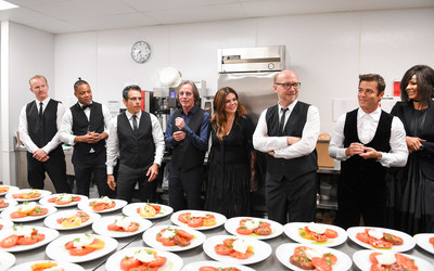 Here to Serve: Artists for Peace and Justice 2017 Festival Gala Presented by Bovet 1822 Co-Hosts Morgan Spurlock, Cuba Gooding Jr., Ben Stiller, Jackson Browne, Natasha Koifman, Paul Haggis, Yannick Bisson and Suzanne Boyd prepare to serve guests (Photo Credit: George Pimentel) (CNW Group/Artists for Peace and Justice (APJ))