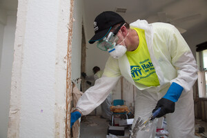 PHOTOS: On National Day of Service, Habitat leaders join volunteers in Houston for clean-up of Hurricane Harvey-ravaged neighborhood