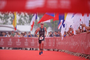 Henri Schoeman And Paula Findlay Win 2017 Beijing International Triathlon