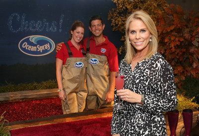 Ocean Spray Farmer-Owners Lauren and Clinton May can't curb their enthusiasm for Cheryl Hines. The starlet stopped by Ocean Spray's Star Bar at the Kari Feinstein Lounge Thursday Sept. 14 in Los Angeles to celebrate the start of awards season. (PRNewsfoto/Ocean Spray)