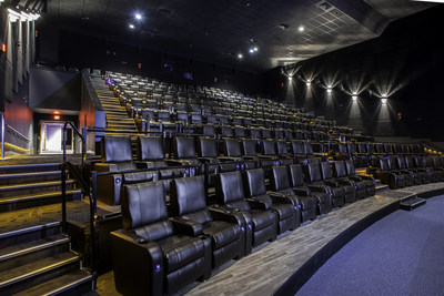 Landmark Cinemas recliner experience (CNW Group/Landmark Cinemas)