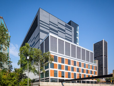 Official Opening of the Downtown Montreal Data Centre: Montreal’s only true stand-alone, purpose-built data centre (Stephan Poulin, photographer) (CNW Group/Fonds immobilier de solidarité FTQ)