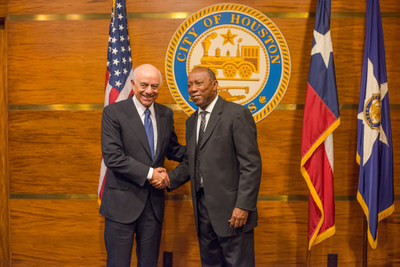 BBVA Executive Chairman Francisco González, left, greets Houston Mayor Sylvester Turner at City Hall on Friday. He gave a message of solidarity on behalf of the entire BBVA Group.