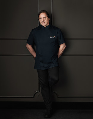 Chef Daniel Vézina (CNW Group/Transat A.T. Inc.)