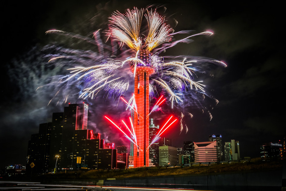 Reunion Tower, Hunt Realty and AT&T Present Streaming Lights at Reunion