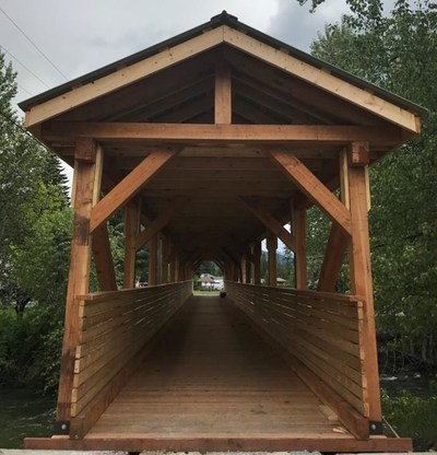AKBLG -- Association of Kootenay Boundary Local Governments: Village of Salmo for the 6th Street Pedestrian Covered Bridge (CNW Group/Canadian Wood Council for Wood WORKS! BC)
