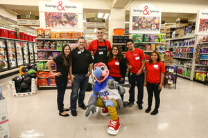 Smart &amp; Final Teams Up with L.A. Clippers Star Sam Dekker to Surprise Smart &amp; Final Shoppers and Store Associates