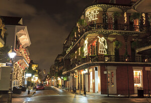 Get in the Holiday Spirit with an Unbeatable Deal from Courtyard New Orleans French Quarter/Iberville