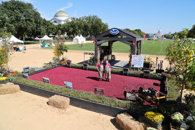 Ocean Spray, a cooperative of more than 700 farmer-owners including Lisl Detlefsen (left) and Alison Gilmore Carr (right), brings its iconic cranberry bog display to the National Co-Op Festival in Washington, D.C. Friday, September 29 through Sunday, October 1 to celebrate the cooperative’s roots and the importance and advantages of supporting farmer-owned businesses.