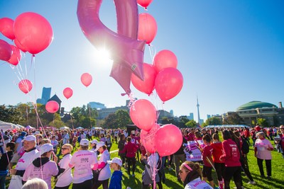 Les Canadiens à travers le pays participant dans la Course à la vie CIBC de la Société canadienne du cancer et amassent des fonds pour changer l’avenir du cancer du sein. Source: Sarjoun Faour pour la Société canadienne du cancer. (Groupe CNW/Société canadienne du Cancer)