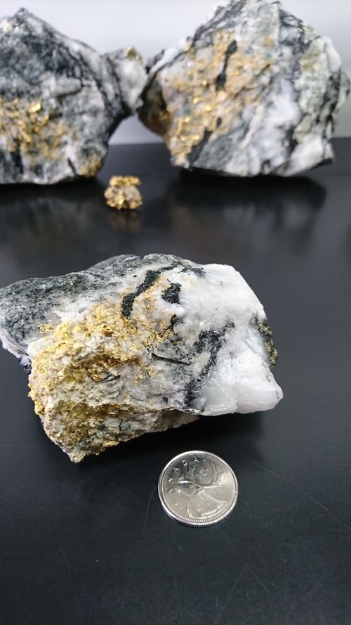 MONARQUES GOLD ANNOUNCES THE CLOSING OF THE TRANSACTION TO ACQUIRE ALL THE MINING ASSETS OF RICHMONT MINES IN THE PROVINCE OF QUEBEC (CNW Group/Monarques Gold Corporation)