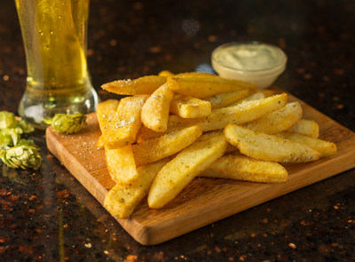 Red Robin's new Hop Salt seasoning, a unique spice made with the same Hallertau and Tettnanger hops variety that makes up Samuel Adams Boston Lager, orange peel and brown sugar