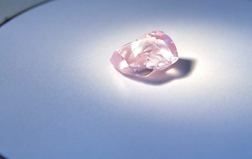 Alrosa's 27.85 carat pink diamond. Source: Alrosa (CNW Group/Paragon International Wealth Management Inc.)