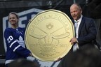 The Toronto Maple Leafs net Royal Canadian Mint one-dollar circulation coin in honour of their 100th anniversary