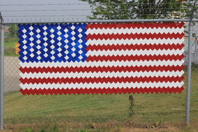 Making this flag is a snap with Fence Pixels (CNW Group/Ingersoll Products Inc.)