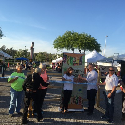 Ribbon cutting ceremony for The Valley Patch Farmer's Market