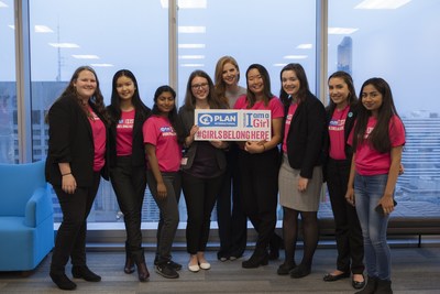 To celebrate the sixth annual International Day of the Girl, Suits star and Plan International Canada Celebrated Ambassador Sarah Rafferty joins a group of passionate young advocates for gender equality for a roundtable discussion on the power of ambitious career aspirations and why it’s important for girls to dream big. (CNW Group/Plan International Canada)