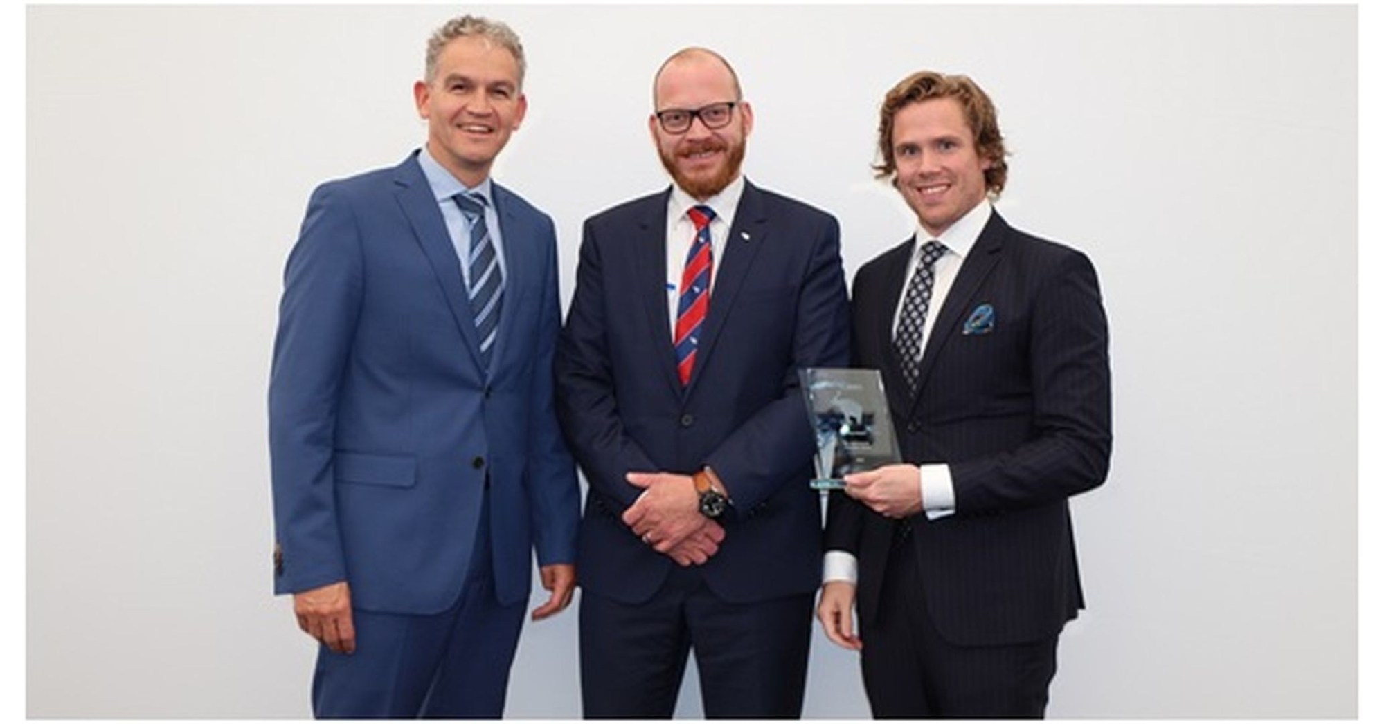 Nedschroef erhält Schmitz Cargobull Global Supplier Award