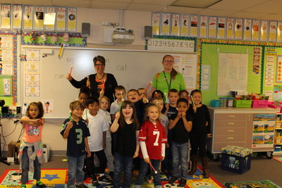 Bremerton classrooms receive big surprise of new supplies to enhance student learning. Inspirus Credit Union gives to teachers in Washington State each Friday through a campaign called FundFriday, in partnership with DonorsChoose.org.