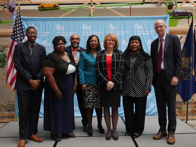 From left to right: The Stewart Family, Dr. Tyra Bryant-Stephens, CEO and president Madeline Bell, Charmane Braxton, and Philadelphia Health Commissioner Thomas Farley post for a photo at the CAPP 20th Anniversary press conference.