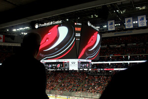 Trans-Lux rocks sports &amp; entertainment landscape by lighting up the largest in-arena scoreboard in the world