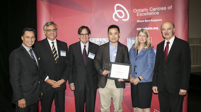 L-R Minister Brad Duguid, Dr. Tom Corr, Michael Nobrega, Professor Zhou Wang of SSIMWAVE Inc. who accepted the award on behalf of Dr. Abdul Rehman, Jane D. Allen, Minister Reza Moridi. (CNW Group/Ontario Centres of Excellence Inc.)