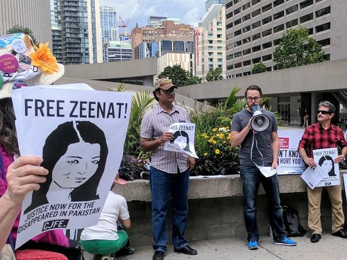 CJFE held a rally on August 19, 2017 to call for the release of kidnapped journalist Zeenat Shahzadi. PHOTO: Kevin Metcalf. (CNW Group/Canadian Journalists for Free Expression)