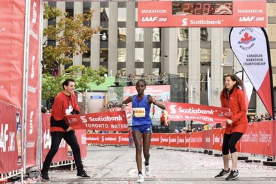 Marta Megra took first place for the women at the Scotiabank Toronto Waterfront Marathon with a time of 2:28:20. (Photo credit Todd Fraser) (CNW Group/Scotiabank)