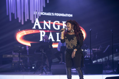 Chaka Khan performs at the Angel Ball gala. Photo by Peter Bregg, courtesy of St. Michael's Hospital (CNW Group/St. Michael's Hospital)