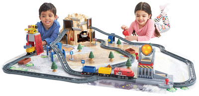 Créez votre aventure ferroviaire jusqu’à Gold Mountain avec ce jeu de train Power Rails Gold Mountain d’Imaginarium Express (Groupe CNW/Toys "R" Us (Canada) Ltd.)