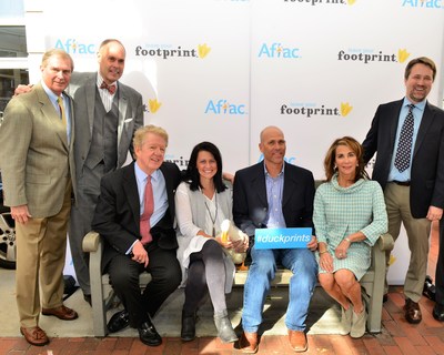 Aflac - Big shout out to Hall of Fame pitcher Tom Glavine and his wife  Chris for receiving the Aflac Duckprints award for their work fighting  childhood cancer. The Glavines are seen
