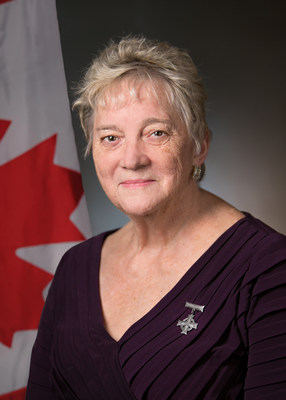 Diana Abel, la Mre nationale de la Croix d'argent pour l'anne 2017 (Groupe CNW/Lgion royale canadienne)