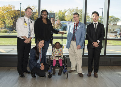 From left to right: Dr. Philippe Campeau, Mrs. Fraser (mother), Dr. Dieter Reinhardt, Chae Syng (Jason) Lee, Nissan Baratang and little Amaya (CNW Group/Shriners Hospitals For Children)
