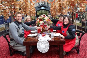 Chef Curtis Stone and the Ocean Spray® CranMa™ Team Help First-Time Hosts Tackle Thanksgiving