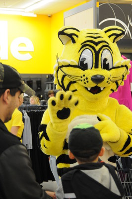 Friendly, le Tigre Géant (Groupe CNW/Giant Tiger Stores Limited)