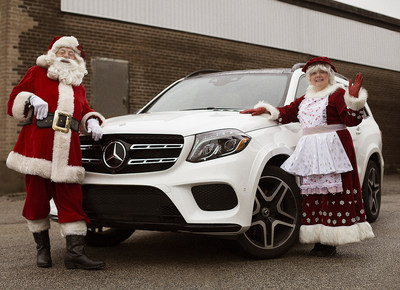 Mercedes-Benz vehicles will play reindeer at the Toronto Santa Claus Parade on Sunday, November 19. Mercedes-Benz Canada will provide the Santa Claus Parade with a fleet of 30 grey, silver and – most fitting – “Polar White” GLE and GLS SUVs to pull the parade’s festive floats along the route. (CNW Group/Mercedes-Benz Canada Inc.)