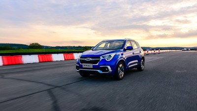A RUIHU 5X acelera no circuito de prova da Bosch em Stuttgart (PRNewsfoto/China.com)
