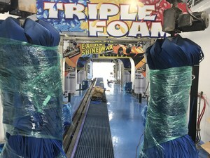 Boca Raton Car Wash Has Tunnel Vision