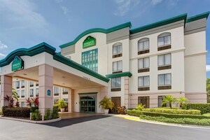 ONE Lodging Management Becomes One of Wyndham Hotel Group's Largest External Hotel Managers