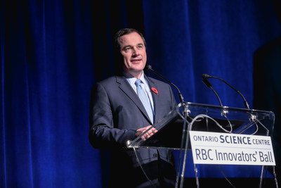 Bruce Ross, RBC Group Head, Technology & Operations announces his company’s renewed three-year commitment as title sponsor at the 2017 RBC Innovators’ Ball, supporting the Ontario Science Centre and its vital community access programs. (CNW Group/Ontario Science Centre)