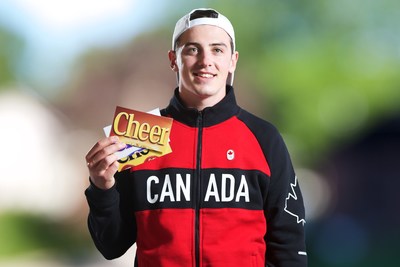Iconic yellow Cheerios box altered to cheer for Team Canada (CNW Group/General Mills Canada)