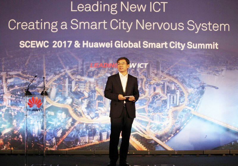 Yan Lida, presidente da Huawei Enterprise BG, transmitiu o discurso de abertura no Global Smart City Summit da Huawei. (PRNewsfoto/Huawei)