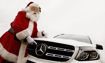 Mercedes-Benz vehicles will play reindeer at the Toronto Santa Claus Parade on Sunday, November 19. Mercedes-Benz Canada will provide the Santa Claus Parade with a fleet of 30 grey, silver and ? most fitting ? ?Polar White? GLE and GLS SUVs to pull the parade's festive floats along the route. (CNW Group/Mercedes-Benz Canada Inc.)