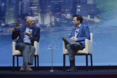 At Autodesk University 2017, Esri Founder and President Jack Dangermond (left) and Autodesk CEO Andrew Anagnost (right) announced a new partnership to bring together the power of building information modeling and GIS mapping data.