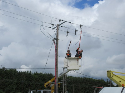 Power sensors are easily deployed using hot sticks. At UK Power Networks they are placed at the end of feeders and spurs, in locations where currents may be low. Other solutions are not designed for these low-current areas.