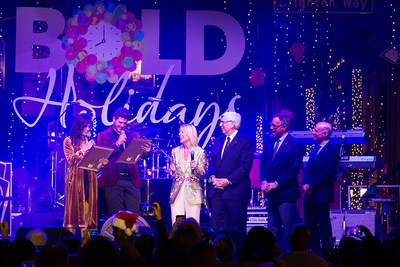 Beverly Hills' BOLD Holiday Launch with (L to R) Vanessa Lachey, Robin Thicke, Mayor Lili Bosse, Vice Mayor Julian Gold and Councilmembers, Robert Wunderlich and Les Friedman