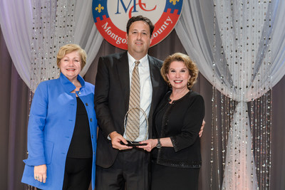 Bloomberg Government’s Donald Thomas with Ann Sullivan, President & CEO, Madison Service Group, Inc. (left) and Georgette ‘Gigi’ Godwin, President & CEO, Montgomery County Chamber of Commerce.