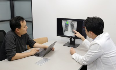 Anthony S. Paek, CEO of Lunit, and Minsung Kim Medical Director of Lunit, discusses Lunit INSIGHT diagnosis.